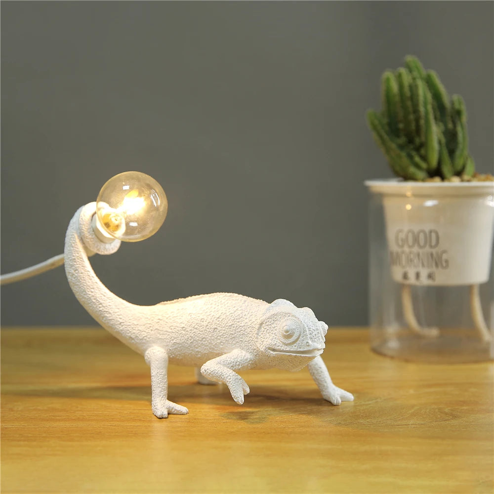 Chameleon Lizard Wall Lamp - Cute Resin Animal Night Light for Couples | The Couple Corner