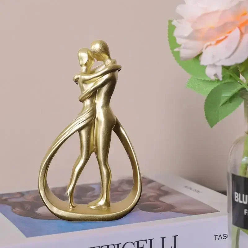 Abstract Embrace Sculpture - Modern Resin Couple Statue for Romantic Home Decor & Anniversary Gifts