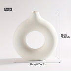 Circle of Love Ceramic Vase - Contemporary Round Design for Couples' Home Decor & Romantic Flower Arrangements